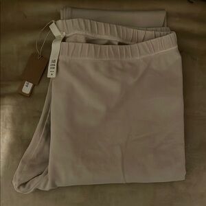 Skims Beige Leggings